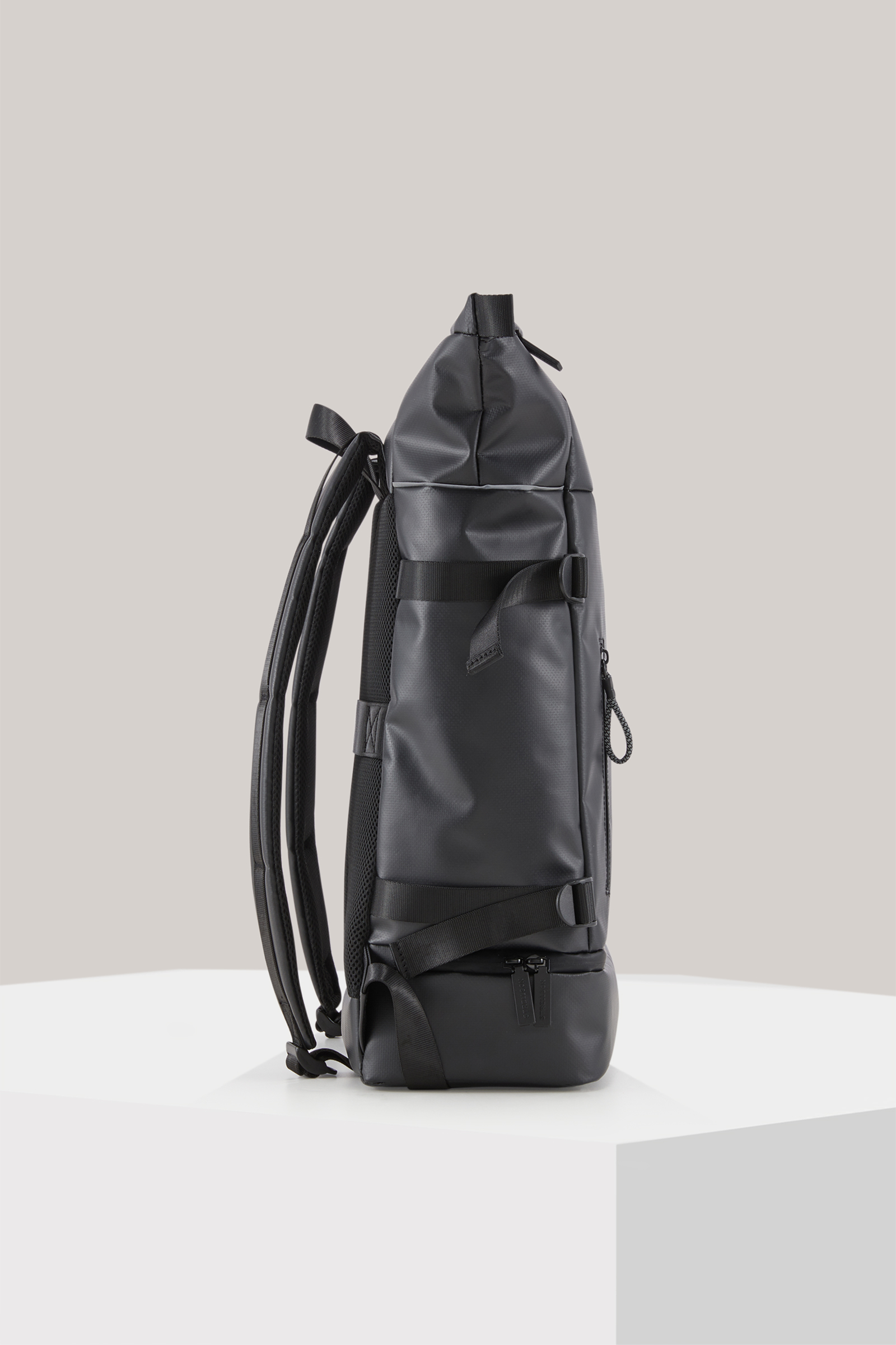 strellson-rucksack-944xij-1.jpg